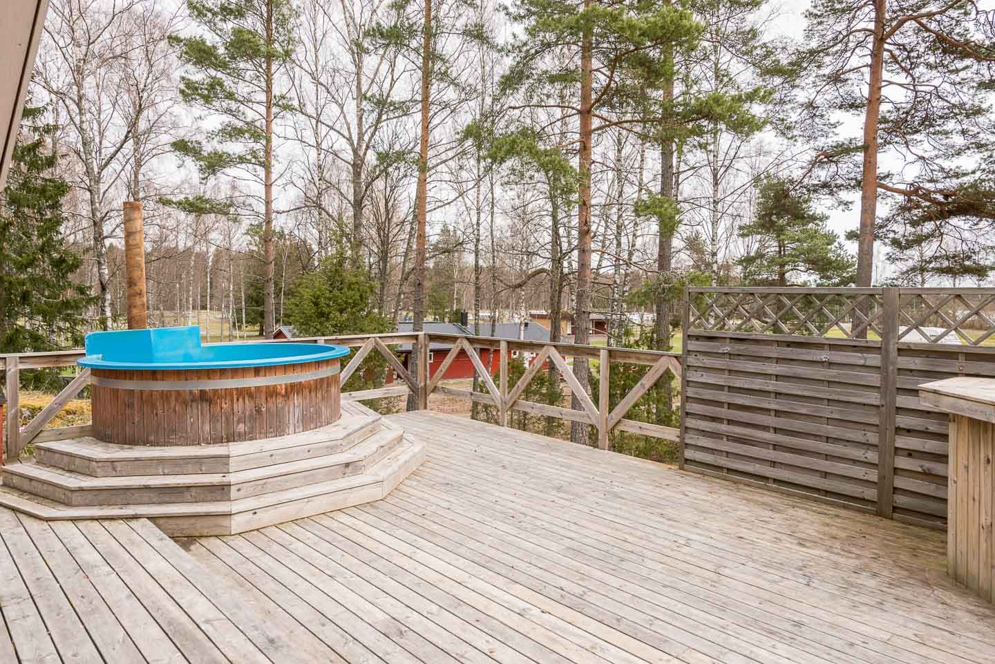 Badtunna och relaxavdelning i Säffle.