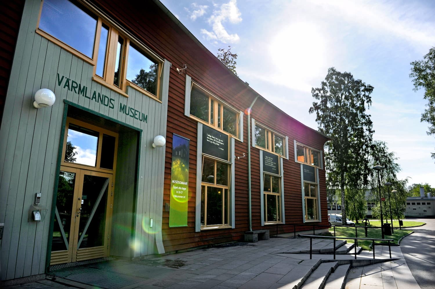 Entren till värmlands museum i Karlstad i närheten av First Camp Skutberget.