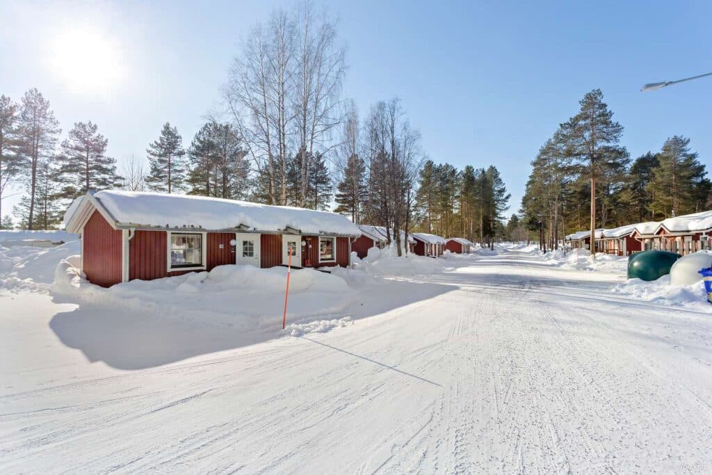 Camping och stuga på vintern på First Camp Acus - Luleå