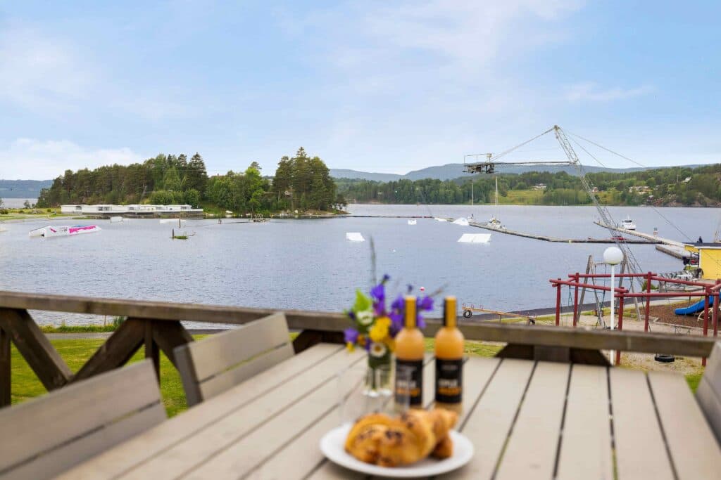 Telemarkhytta - stuga i norsjö - altan