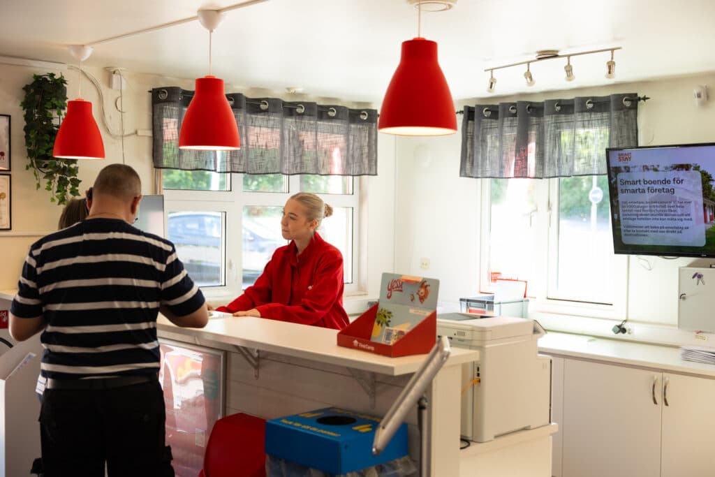 Reception och butik på First Camp Glyttinge - Linköping